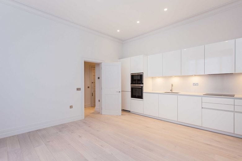 1 bedroom flat, Upper Berkeley Street, London W1H - Available