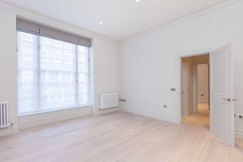 1 bedroom flat, Upper Berkeley Street, London W1H - Available