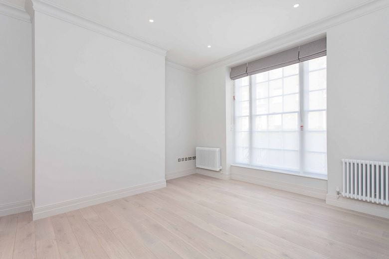 1 bedroom flat, Upper Berkeley Street, London W1H - Available