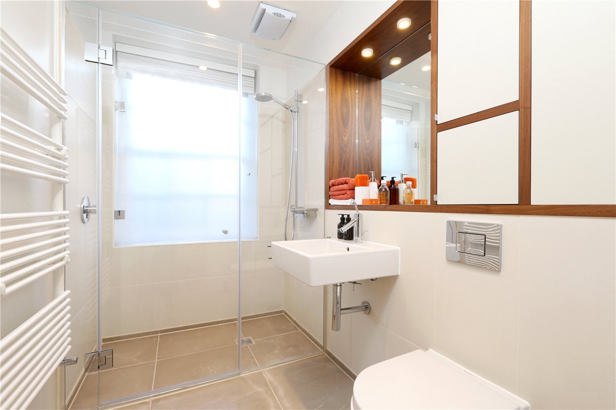 1 bedroom flat, Upper Berkeley Street, Marylebone W1H - Available