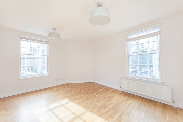 3 bedroom flat, George Street, Marylebone W1H - Available