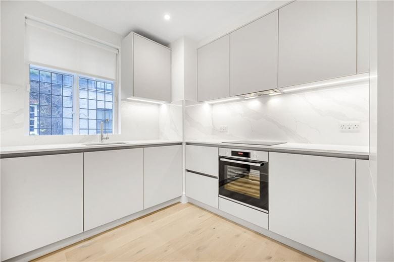 1 bedroom flat, Devonshire Close, Marylebone W1G - Let Agreed