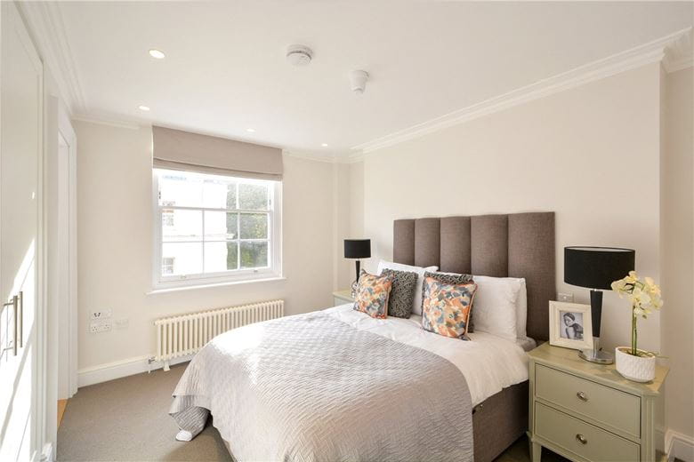 2 bedroom flat, Montagu Place, Marylebone W1H - Available