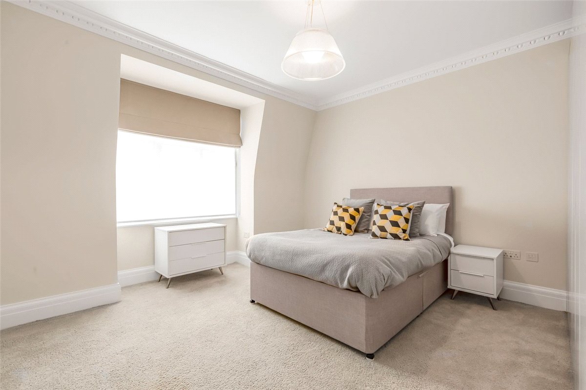 3 bedroom flat, Weymouth Street, Marylebone W1G - Available