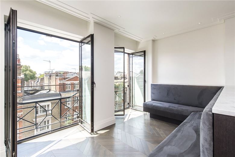 2 bedroom flat, Marylebone High Street, London W1U - Let Agreed