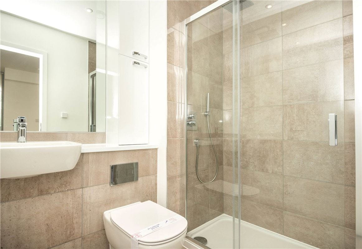 3 bedroom flat, Heartwell Avenue, London E16