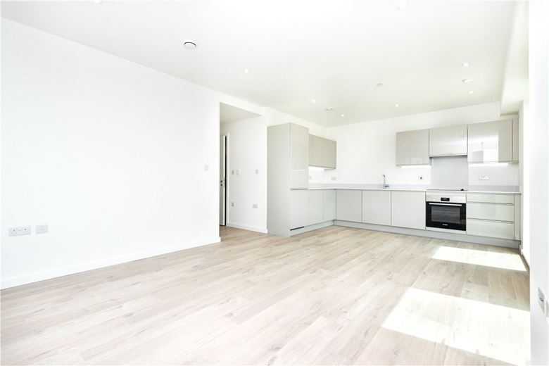 2 bedroom flat, Heartwell Avenue, London E16 - Let Agreed