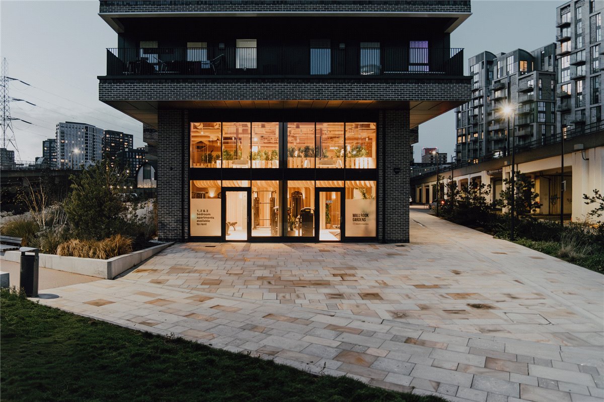 2 bedroom flat, Heartwell Avenue, London E16 - Let Agreed