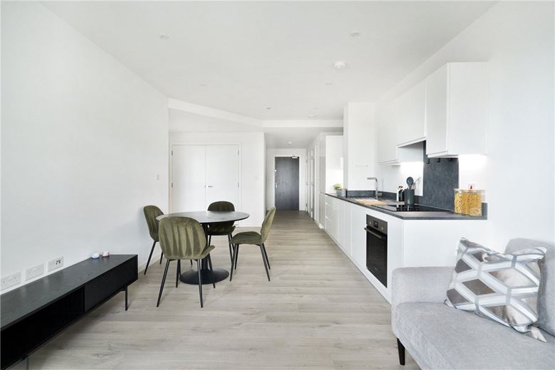 1 bedroom flat, Heartwell Avenue, London E16