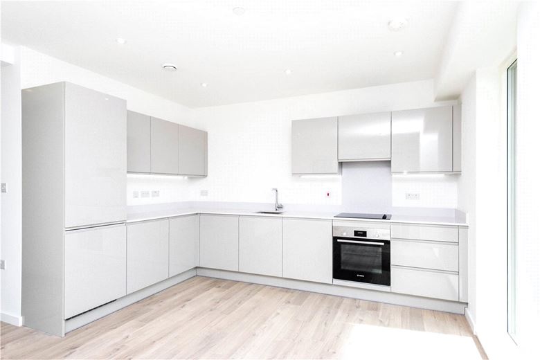 2 bedroom flat, Heartwell Avenue, London E16 - Let Agreed