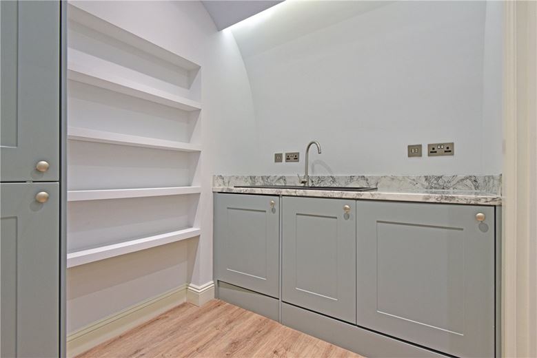 3 bedroom flat, Portland Place, Marylebone W1B - Available