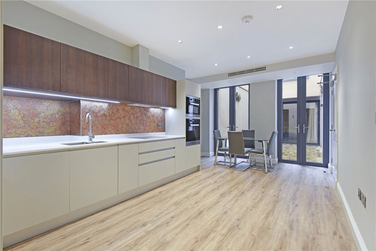 3 bedroom flat, Portland Place, Marylebone W1B - Available