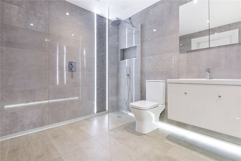 3 bedroom flat, Portland Place, Marylebone W1B - Available