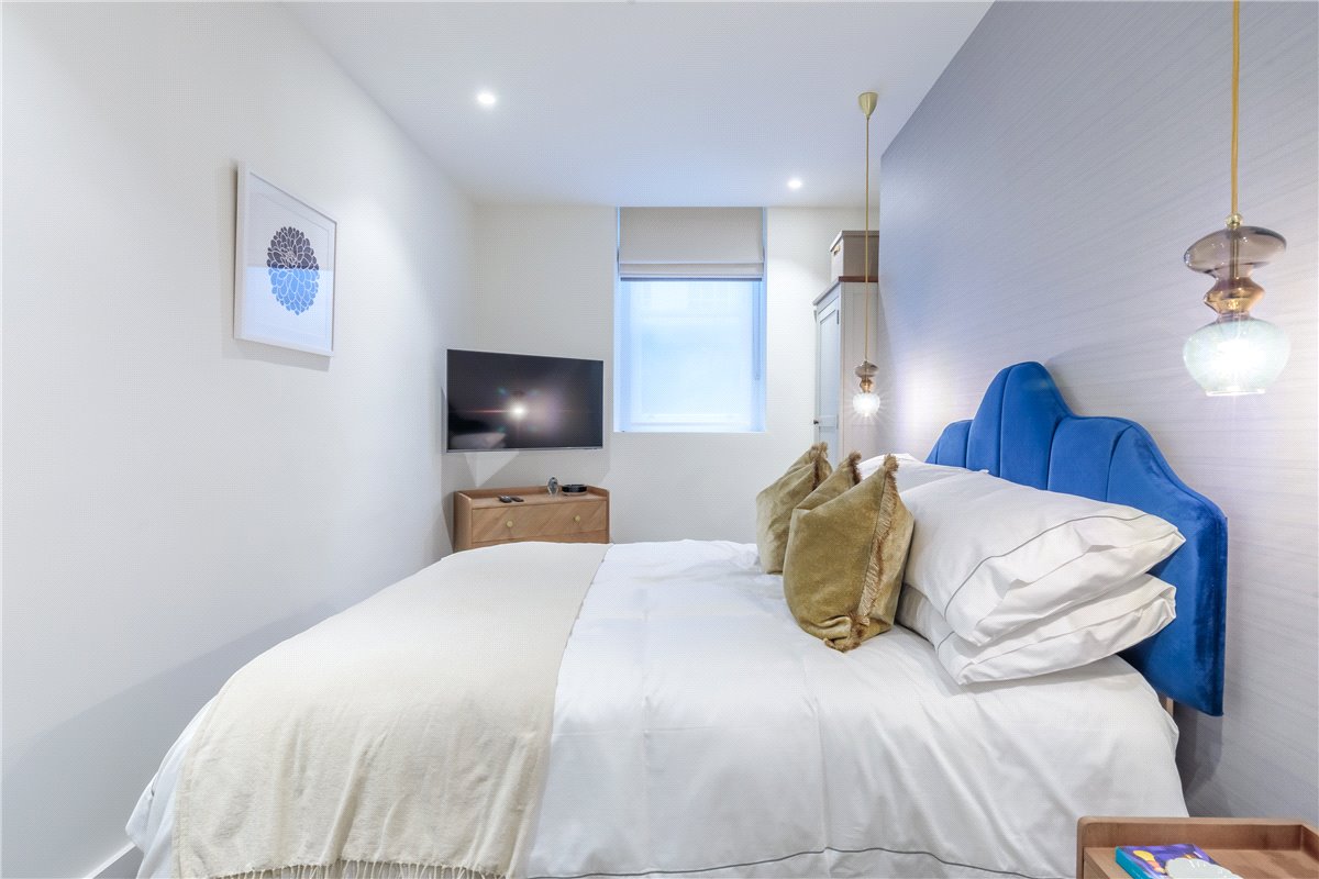 3 bedroom maisonette, Wimpole Street, London W1G - Available