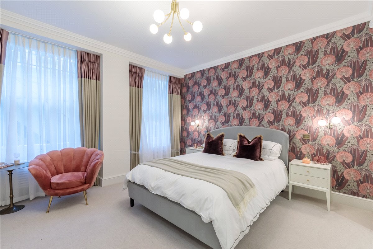 3 bedroom maisonette, Wimpole Street, London W1G - Available