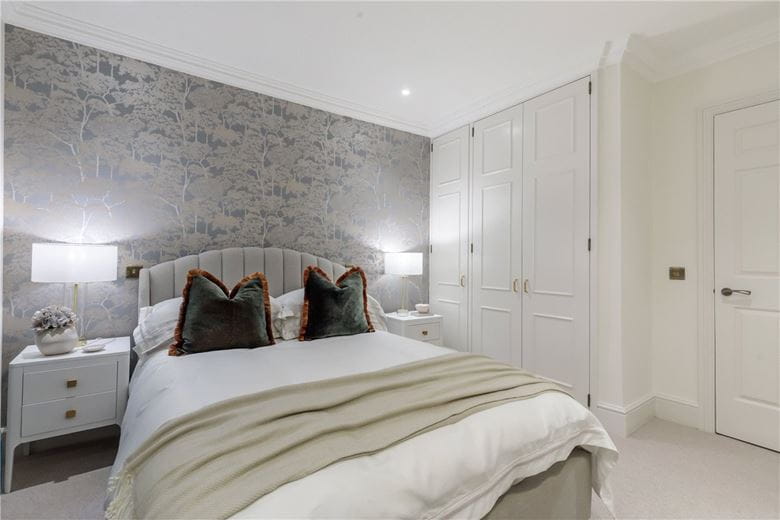 3 bedroom maisonette, Wimpole Street, London W1G - Available