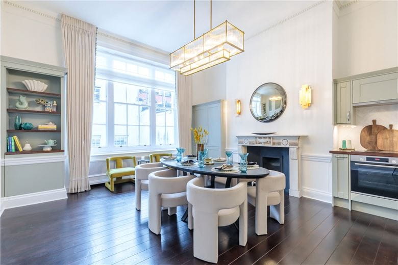 3 bedroom maisonette, Wimpole Street, London W1G - Available