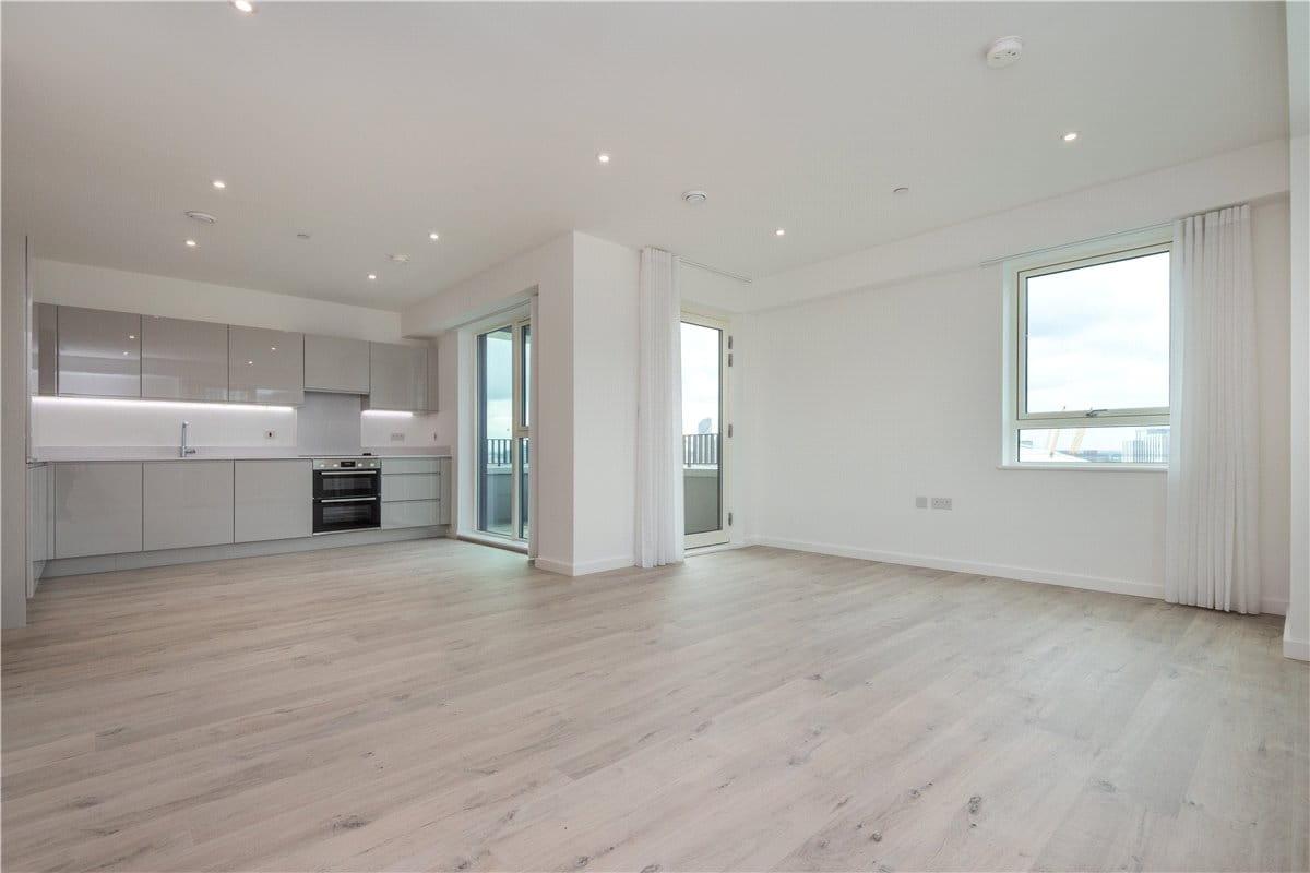 3 bedroom flat, Heartwell Avenue, London E16