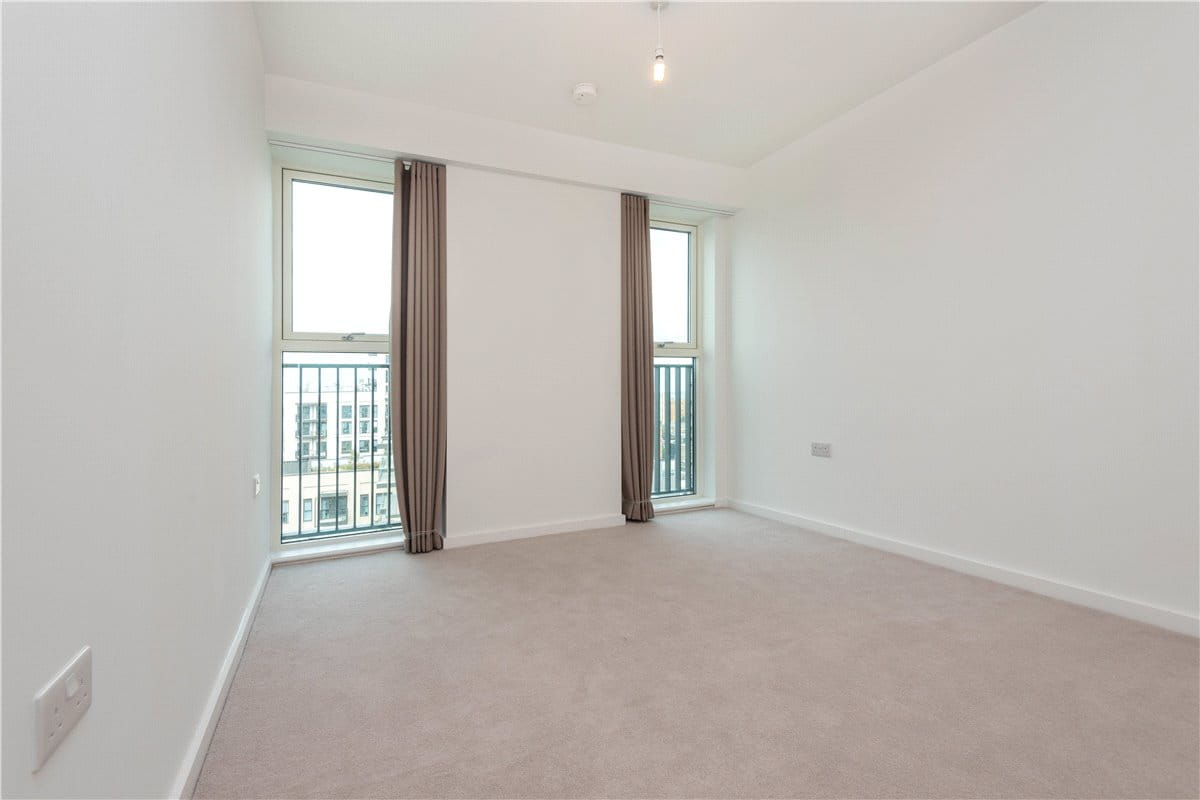 3 bedroom flat, Heartwell Avenue, London E16