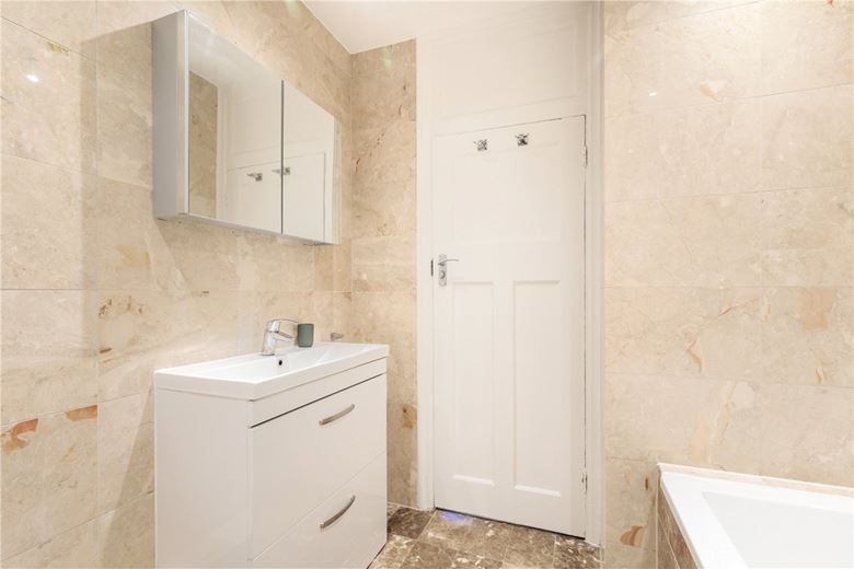 3 bedroom flat, Seymour Place, Marylebone W1H - Available