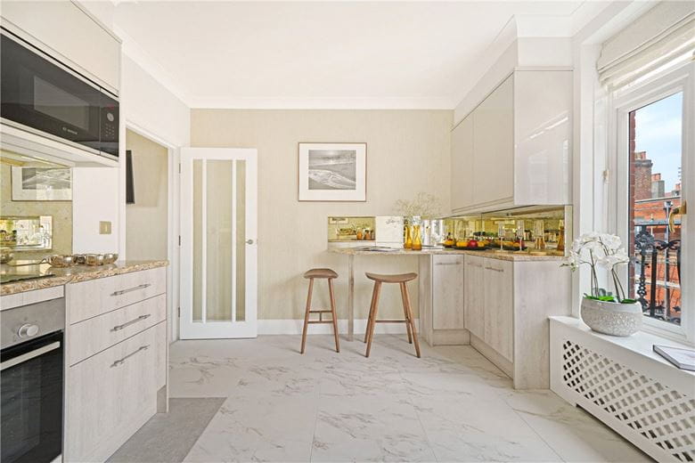 2 bedroom flat, Montagu Mansions, Marylebone W1U - Available