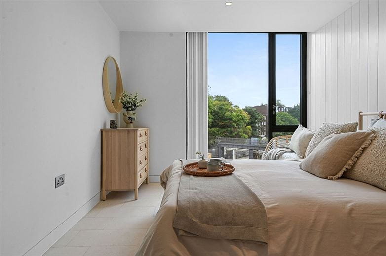 3 bedroom flat, Latitude House, Oval Road NW1 - Available