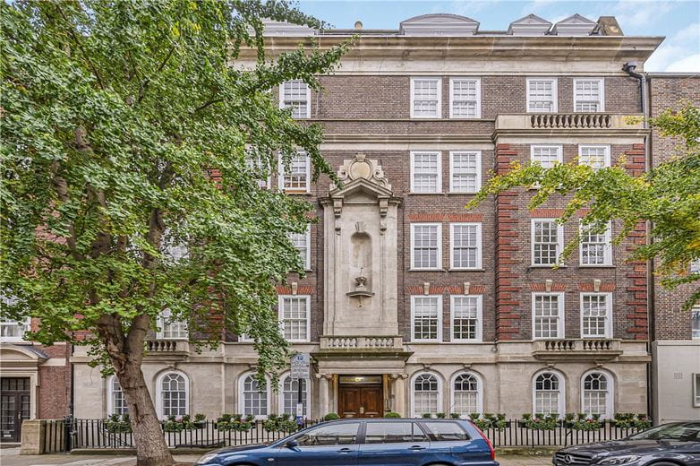 3 bedroom flat, Beaumont Court, Beaumont Street W1G - Available