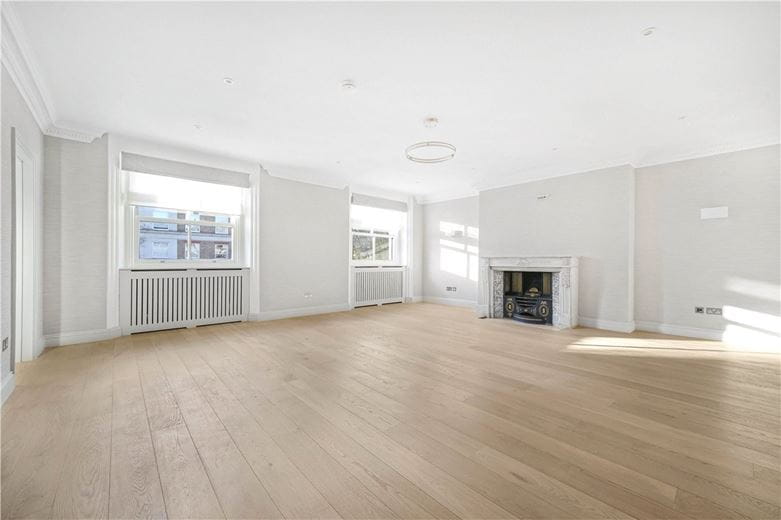 2 bedroom flat, Portland Place, London W1B - Available