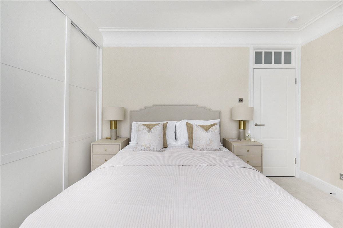 2 bedroom maisonette, Wheatley Street, Marylebone W1G - Available