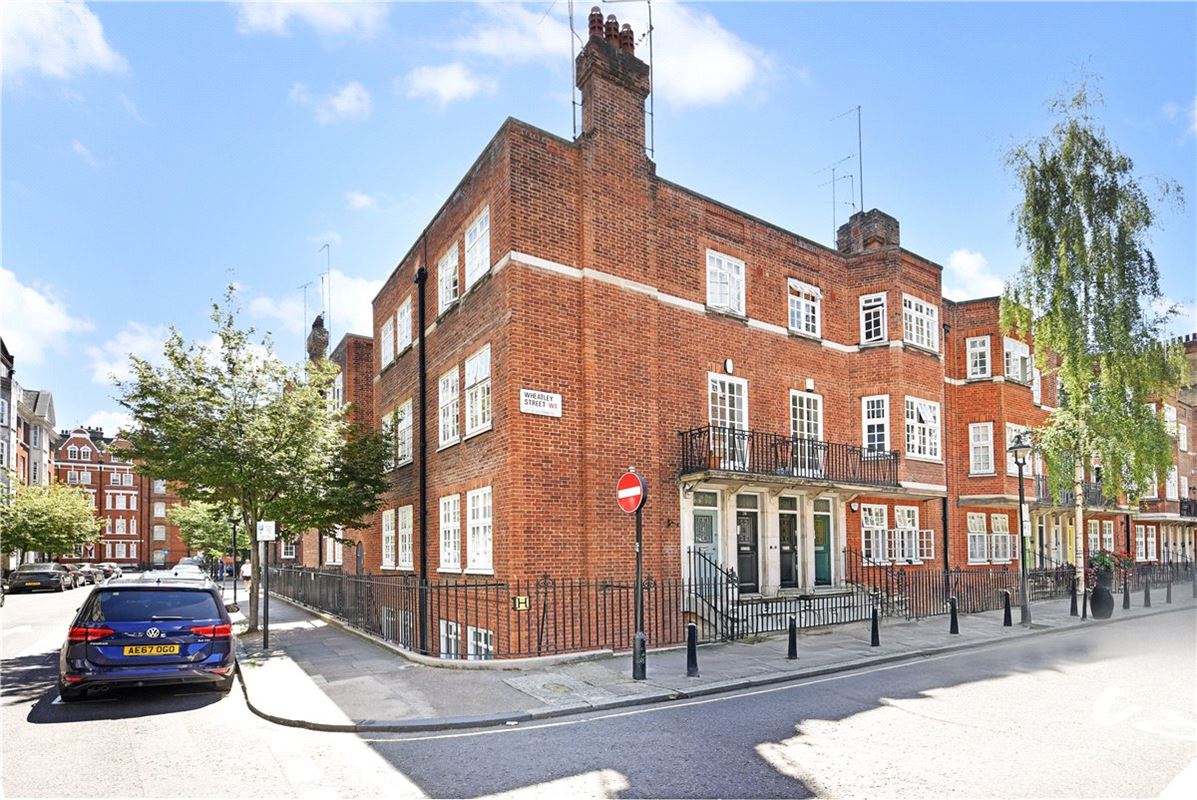 2 bedroom maisonette, Wheatley Street, Marylebone W1G - Available