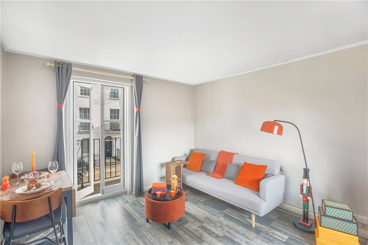  bedroom flat, Gloucester Place, London NW1