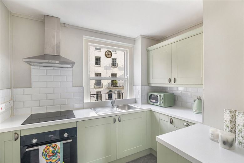  bedroom flat, Gloucester Place, London NW1