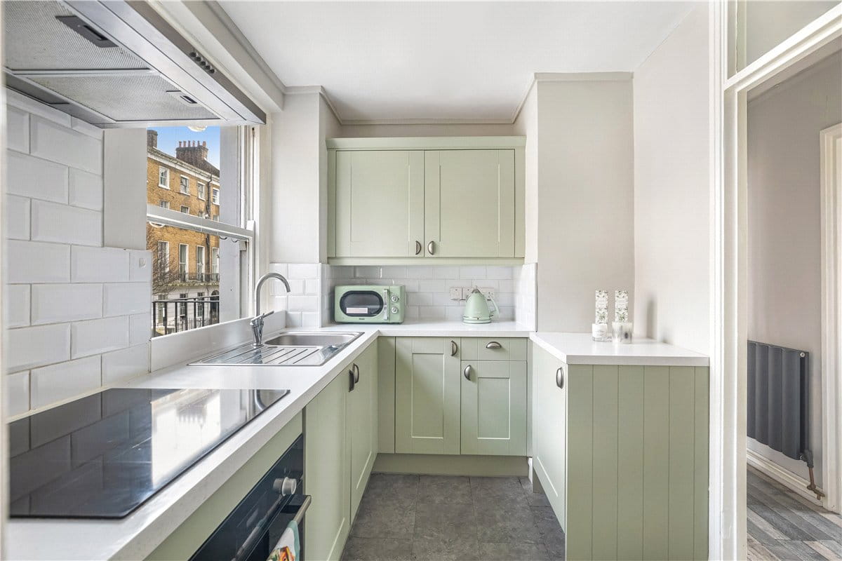  bedroom flat, Gloucester Place, London NW1