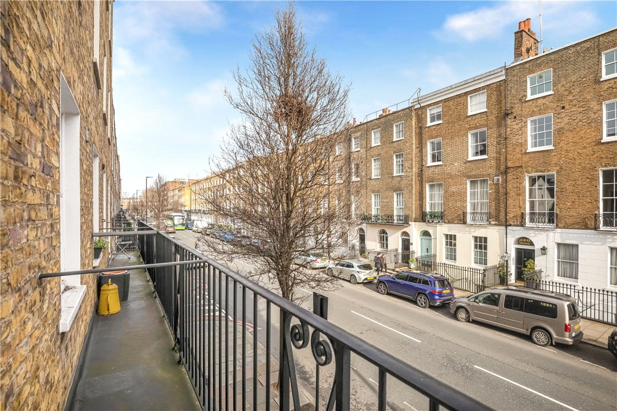  bedroom flat, Gloucester Place, London NW1