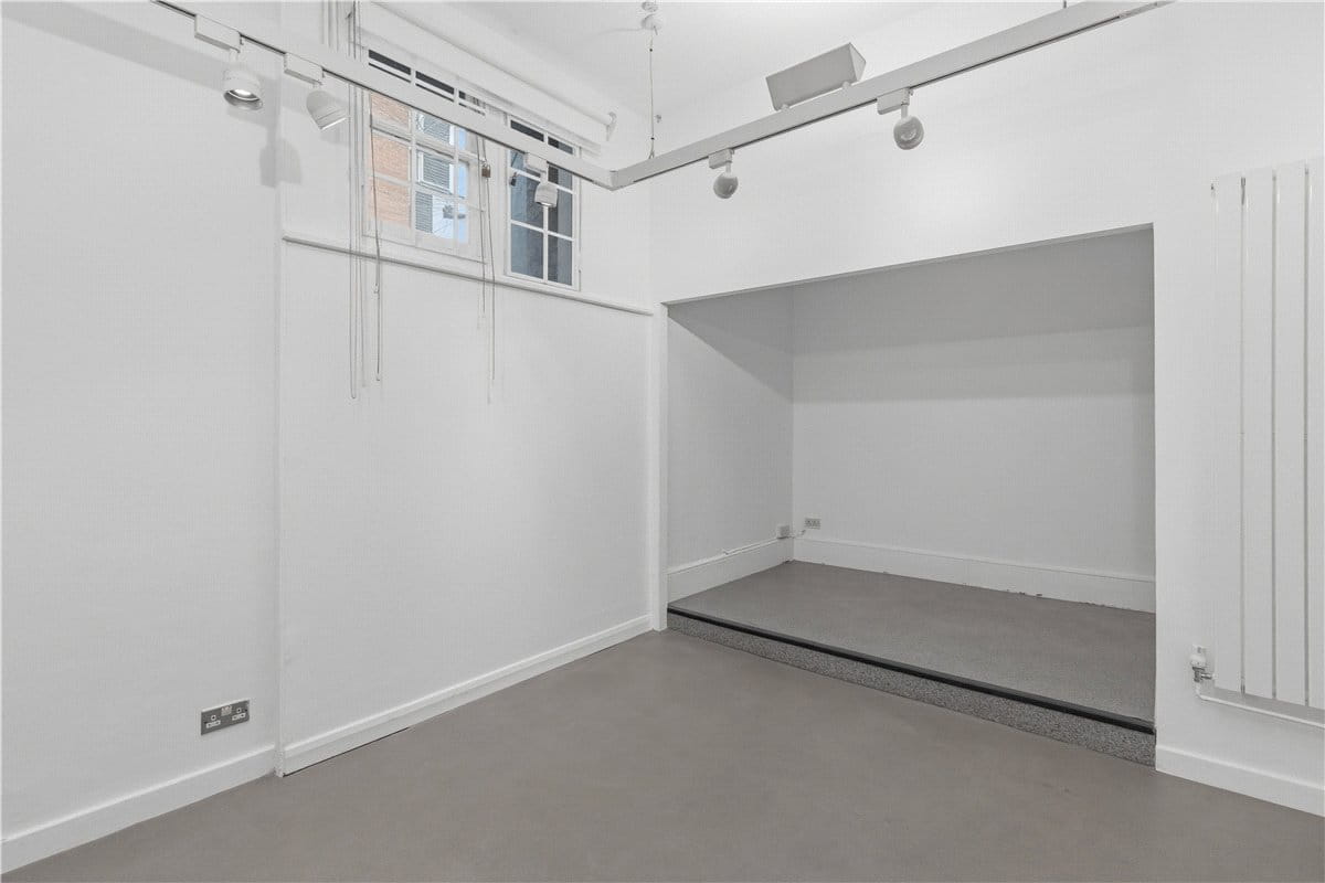 1 bedroom flat, Devonshire Place Mews, London W1G - Available