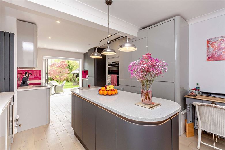 3 bedroom house, Craven Road, Inkpen RG17 - Available