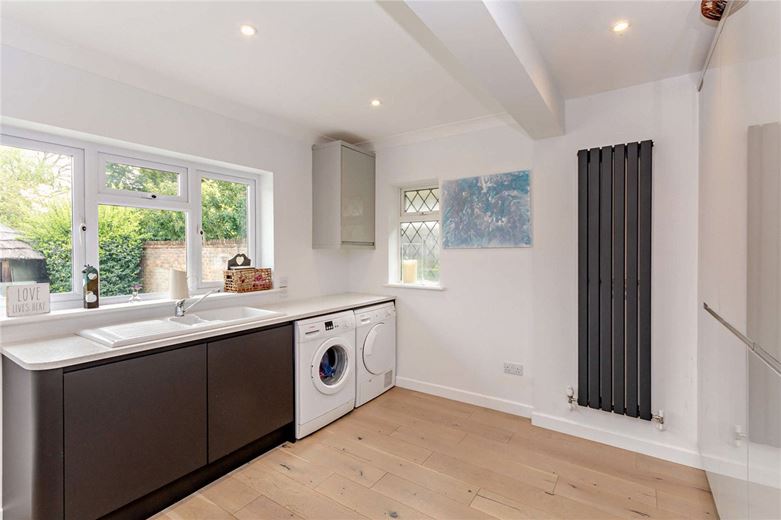 3 bedroom house, Craven Road, Inkpen RG17 - Available