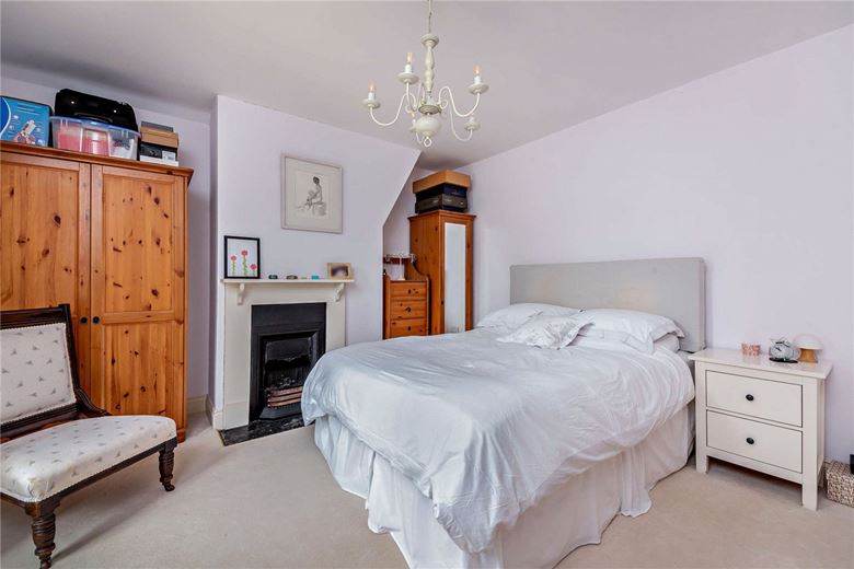 3 bedroom house, Inkpen Road, Kintbury RG17 - Available