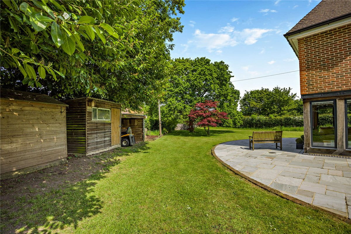 5 bedroom house, Belmont, Woodspeen RG20 - Sold