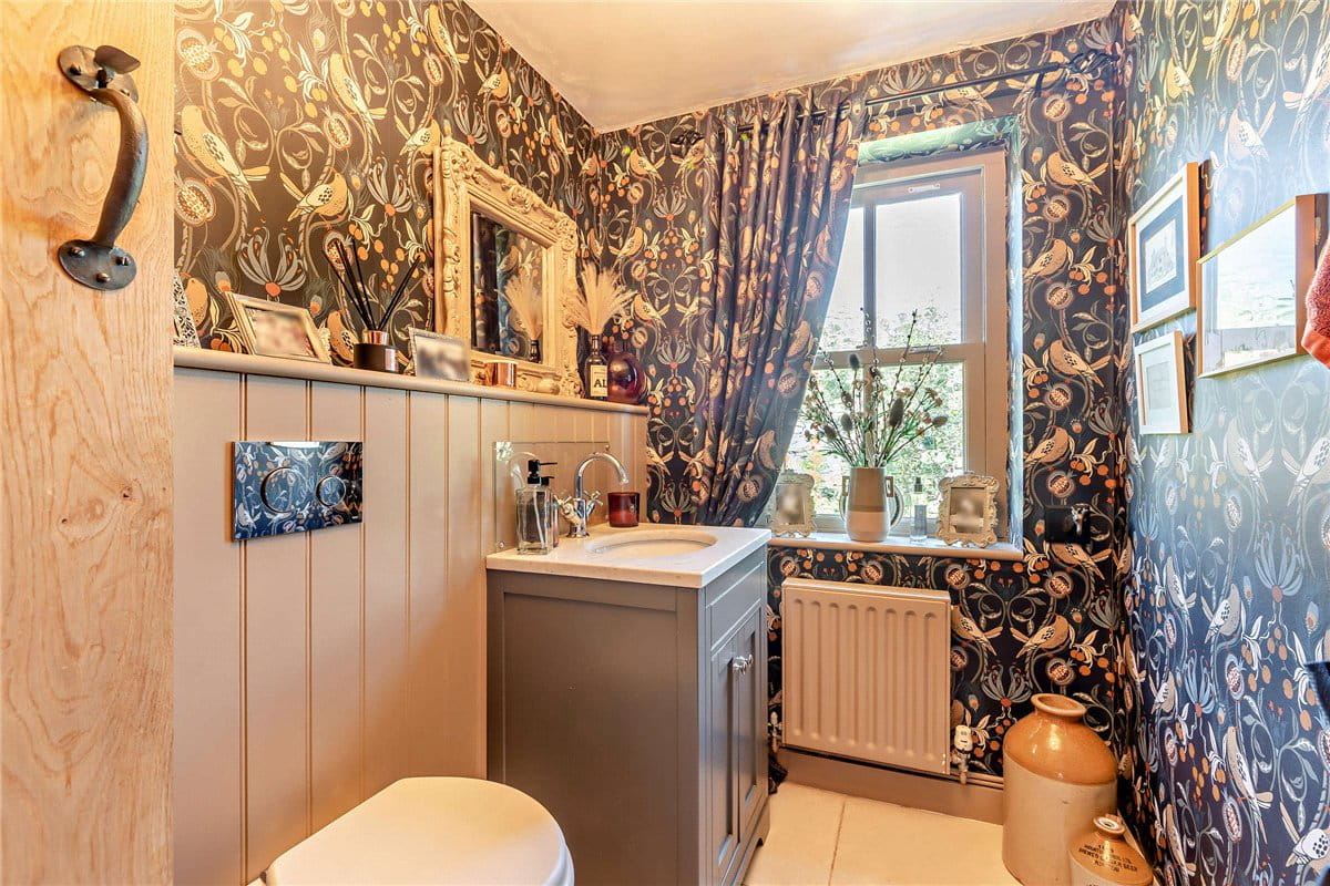 5 bedroom house, High Street, Chieveley RG20 - Sold STC