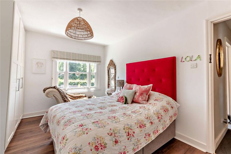 5 bedroom house, High Street, Chieveley RG20 - Sold STC