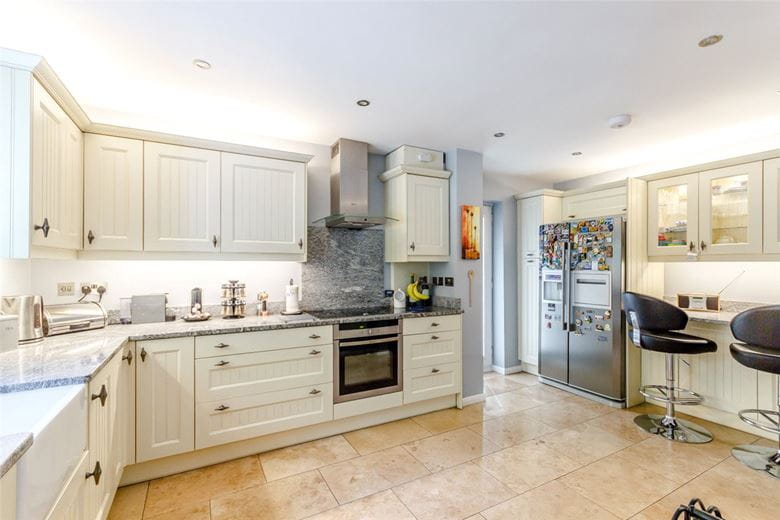 4 bedroom house, Normay Rise, Newbury RG14 - Available