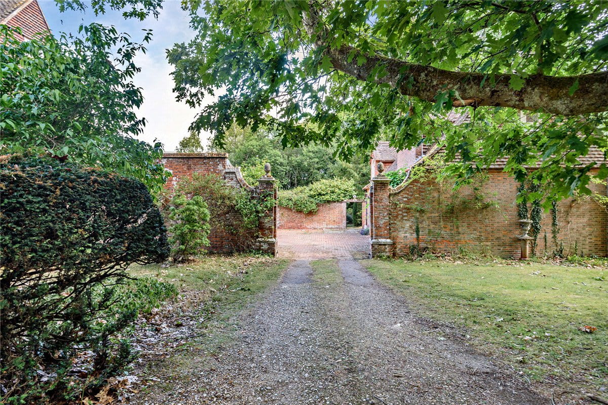 7 bedroom house, Burys Bank Road, Greenham RG19 - Sold STC