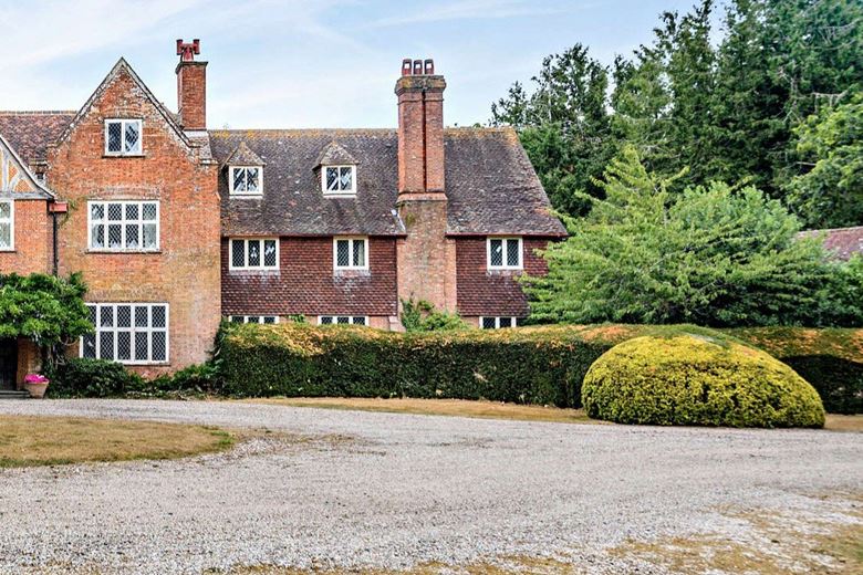 7 bedroom house, Burys Bank Road, Greenham RG19 - Available