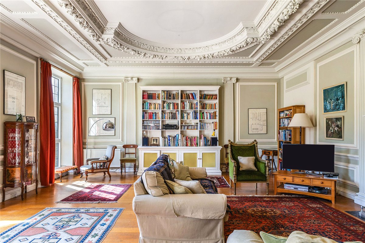 5 bedroom house, Stockcross, Newbury RG20 - Available