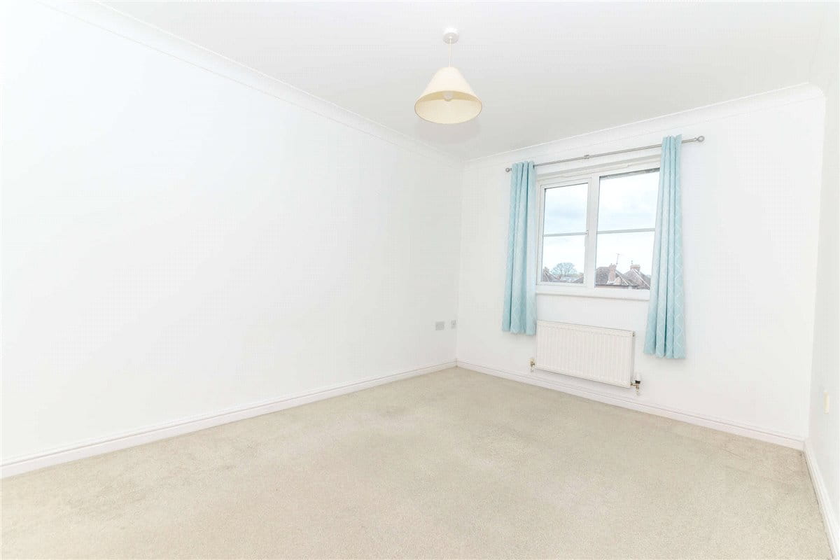 2 bedroom flat, St. Michaels Road, Newbury RG14 - Available