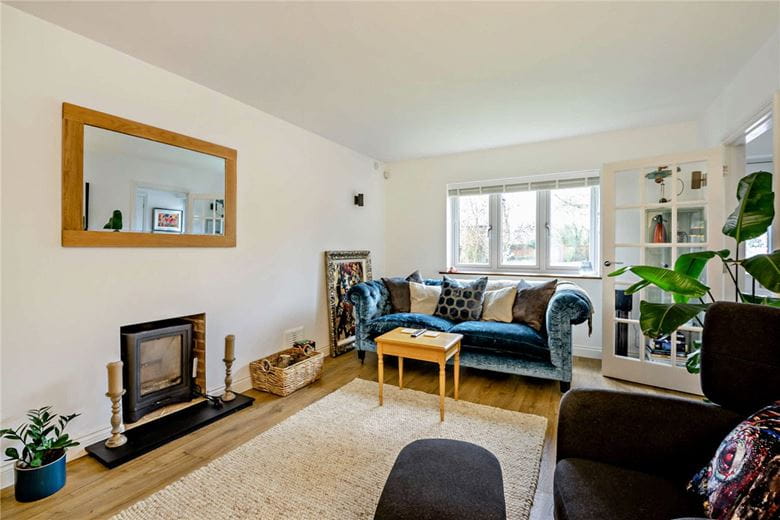 4 bedroom house, Crookham Hill, Crookham Common RG19 - Available