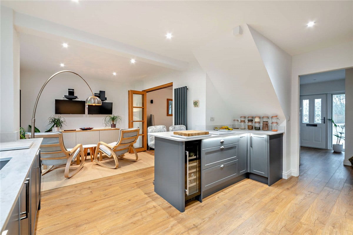 4 bedroom house, Crookham Hill, Crookham Common RG19 - Available