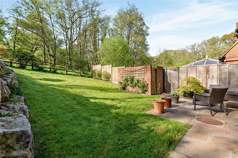 4 bedroom house, Crookham Hill, Crookham Common RG19 - Available