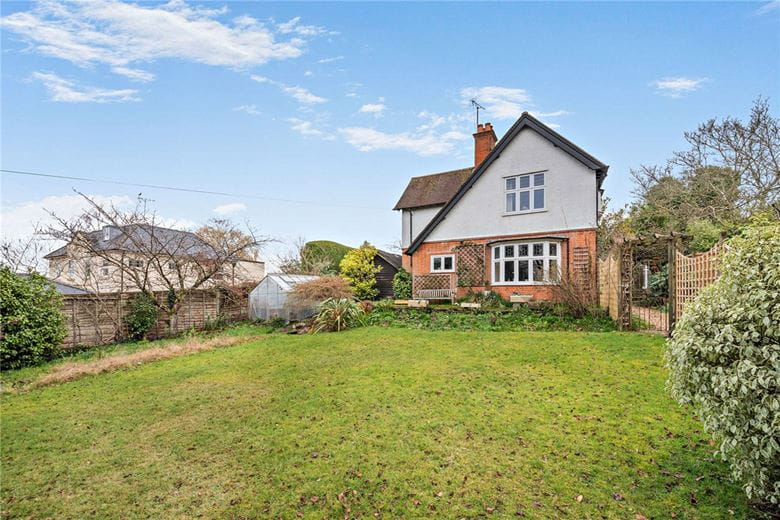 5 bedroom house, Andover Road, Newbury RG14 - Available